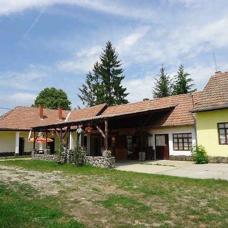 Toldi Vendeghaz Otel Felsőtold Dış mekan fotoğraf